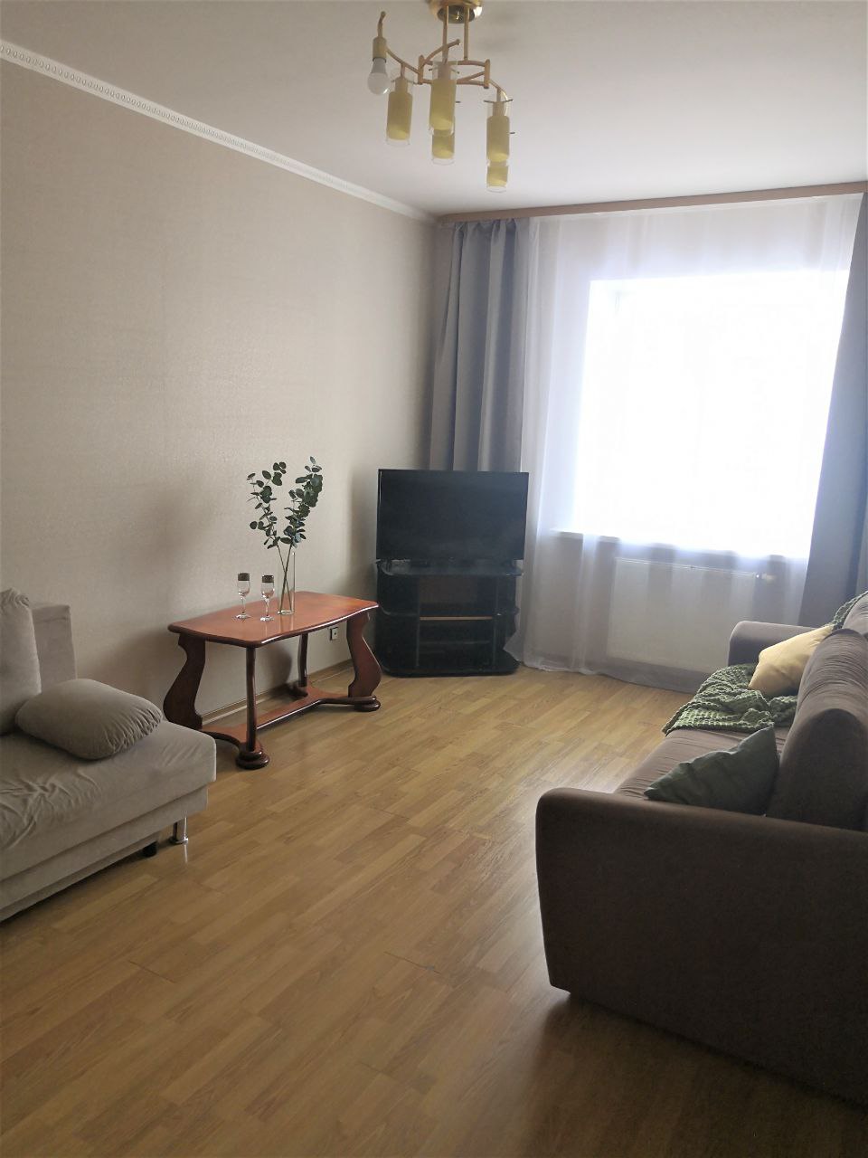 Аккуратный и функциональный санузел со всеми удобствами. Всё необходимое для личной гигиены уже ждёт вас.