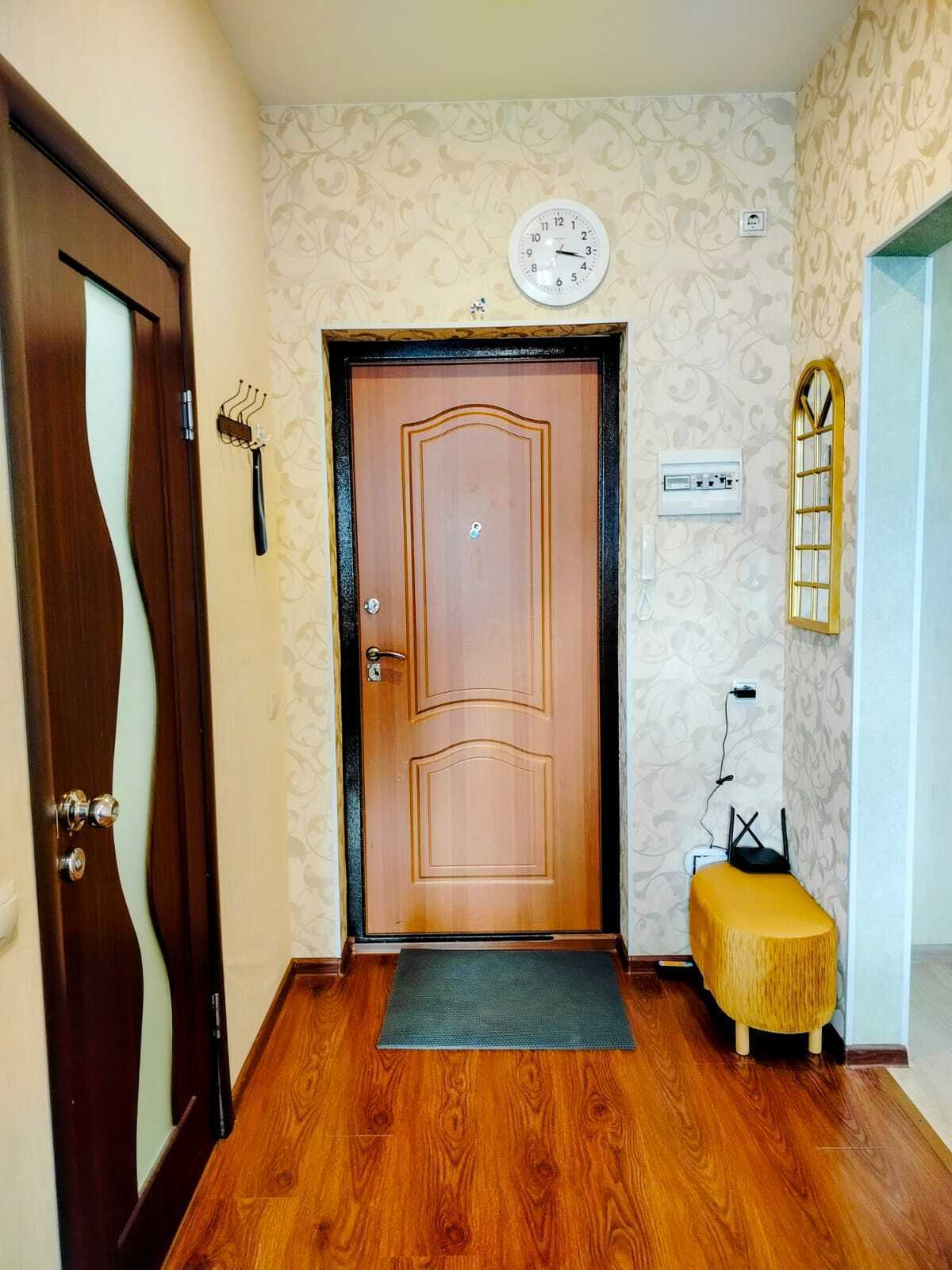 Аккуратный и функциональный санузел со всеми удобствами. Всё необходимое для личной гигиены уже ждёт вас.