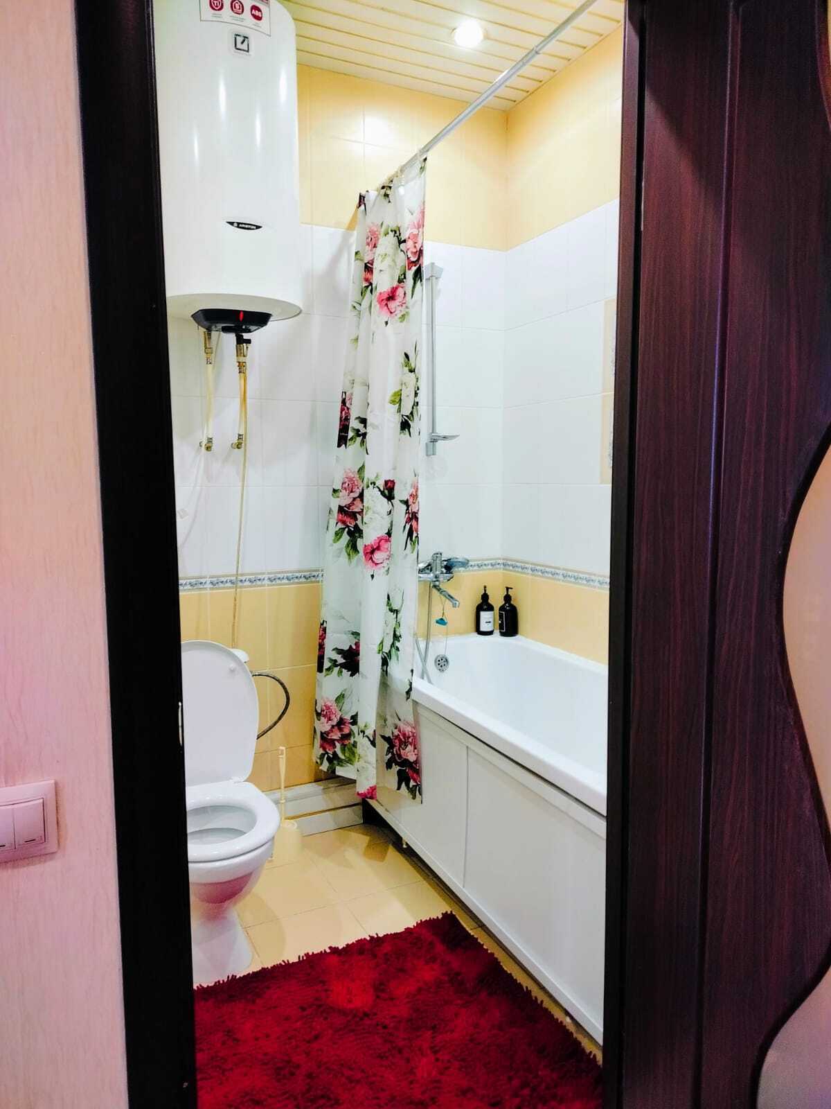 Удобное и компактное кухонное пространство со всей необходимой техникой. Кофе утром или лёгкий перекус — всё под рукой.